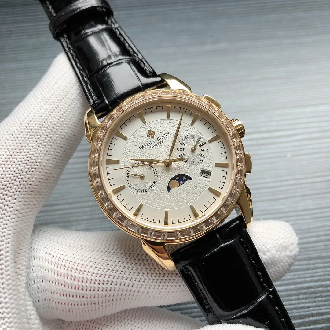 【Top replica】💰5600! Patek Philippe PP 🎮R33 complex function chronograph series is launched. Patek Philippe is a noble work of art! Exclusive text plus high-end inner shadow logo, matched with imported 9100 multi-function movement (0 repair) function (24 hours, day of the week, stars, month) imported 316 stainless steel, using 18k quality furnace vacuum plating! Paired with Italian imported calfskin! Original folding buckle! Size 42mm. Wear-resistant and scratch-resistant sapphire glass! Super waterproof to 50 meters! 🎮Simple but not simple! You can never own a Patek Philippe, you are just keeping it for your descendants. (Serious promise: The physical product has a better gloss and feel, the dial scale is lifelike, the case craftsmanship is all master-level light body inspection, and the new era machine high-tech forging is shocking and noble. You deserve it! Please look for the exclusive quality 🎮 Sanjie exquisitely recommends men's mechanical watches. SJ carefully creates ultra-real physical pictures for you.